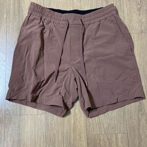 Lulu lemon Mens 7 inch inseam shorts
